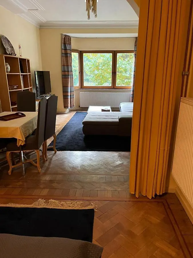 Bel Appartement Avec Vue Sur Parc - Tour Japonaise Brussels Apartment